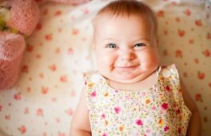 När bebisar skrattar – tecken på emotionell utveckling