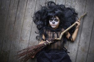 Ansiktsmålningar för barn inför Halloween