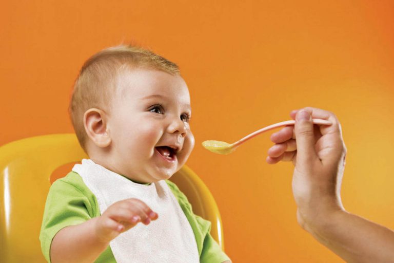 13 tips för att mata bebisar under 3
