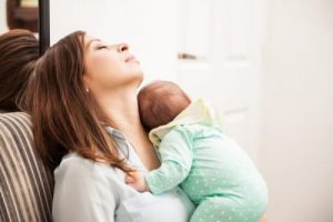 Att leva med barn är utmattande för kvinnor men inte män, enligt studie