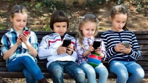 8 skäl till att barn under 12 år inte ska använda smartphones