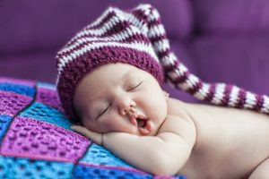 Metoder för att lära din bebis att sova genom natten