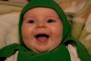 Bebisens fjärde månad: det sociala livet börjar