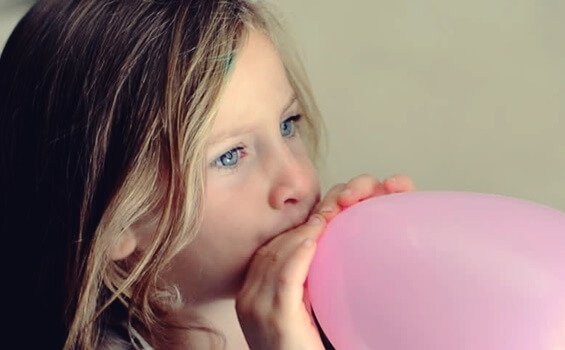 Använd ballongtekniken för att lugna nervösa barn