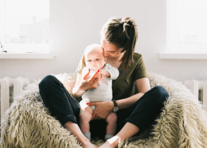 Mamma med bebis