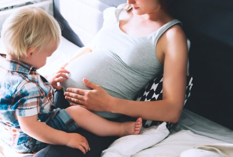 Hur skiljer sig den andra graviditeten från den första?