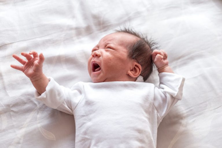 Uttorkning hos ammande bebisar – orsaker och symtom