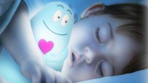 Varför är det bättre för barn att sova i mörker?