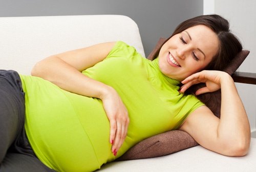5 anledningar att prata med din bebis under graviditeten