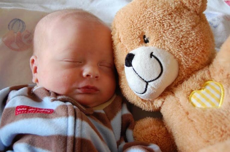 Den bästa sovställningen för din bebis