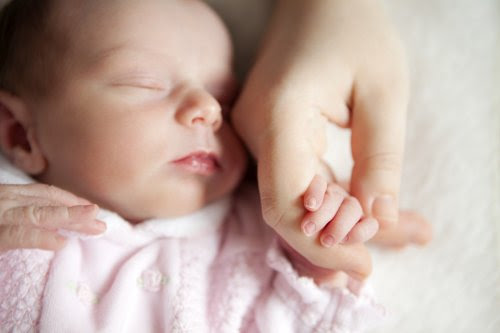 Varför är handtvätt viktigt när du hanterar bebisar?