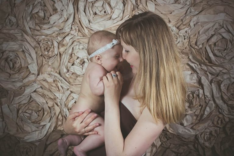 Bebisens femte månad: kännetecken och förändringar