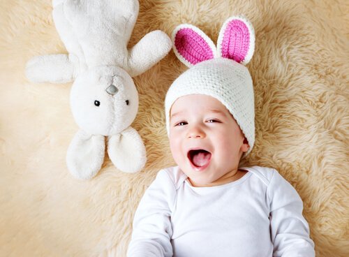 Pojke och teddykanin