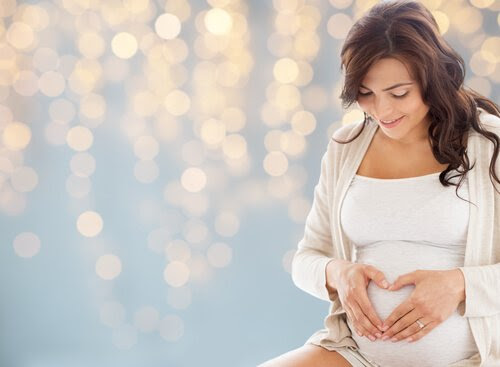 Kvinna i graviditetens andra trimester