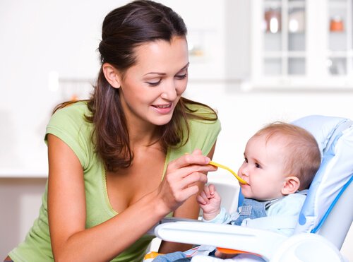 Ordentlig näring under barnets första levnadsår
