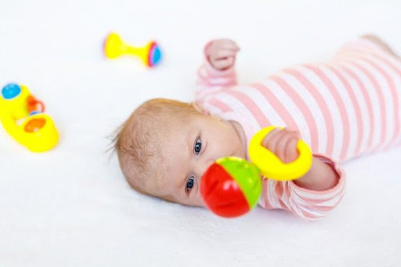 8 fantastiska leksaker för nyfödda