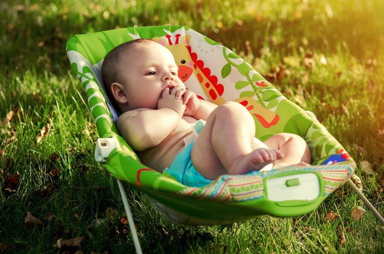 Vad är en babyhängmatta och hur fungerar den?
