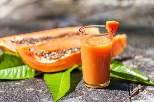 Gör din egen juice med papaya.