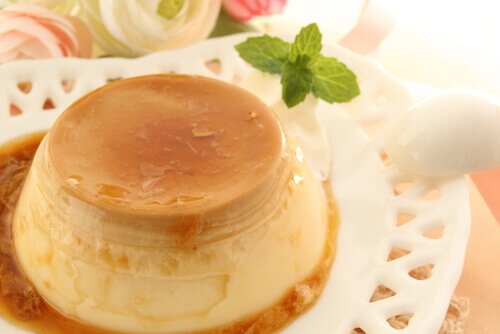 Crème caramel är ett av artikelns kalciumrika recept.