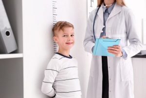 När slutar pojkar växa och utvecklas?