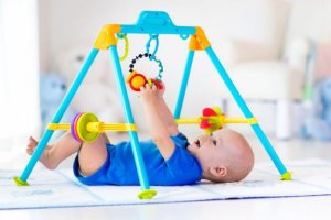 Babygym och lekparksaktiviteter för småbarn