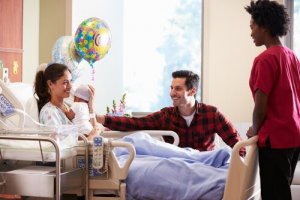 8 tips för att hälsa på en nyfödd på sjukhuset