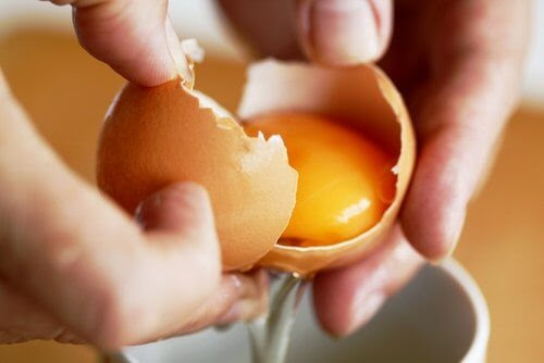 Ägg som knäcks