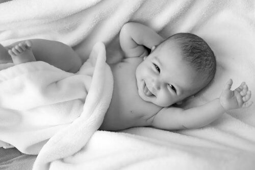 Glad bebis