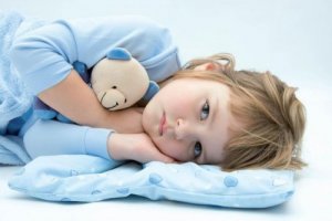 Varför barn kissar i sängen och vad man kan göra åt det
