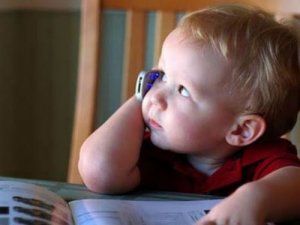 Mobiltelefonanvändning kan orsaka språkförseningar