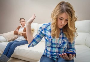 6 frågor att ställa innan du köper mobiltelefon till dina barn