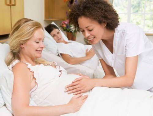 Gravid kvinna på sjukhuset.