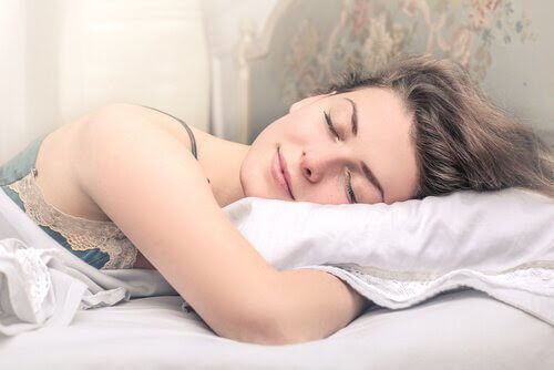 kvinna sover