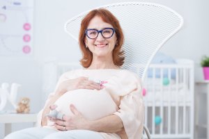 Att skaffa barn senare i livet: Är det farligt?