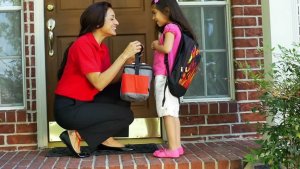 Vad du bör göra om du gör för mycket för dina barn