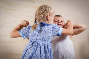 5 tips för att undvika svartsjuka mellan syskon