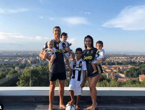 Cristiano Ronaldo med familj