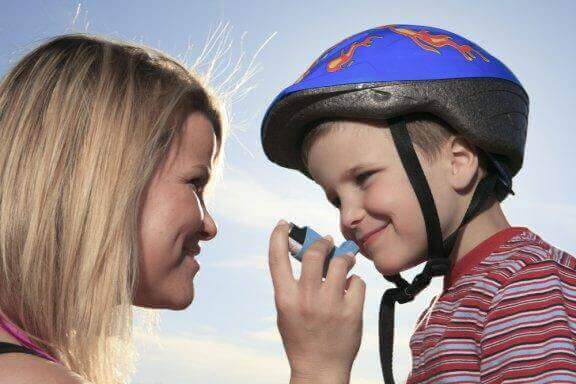 Kan ett barn med astma delta i sport?