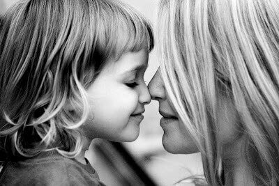 Mor med sin dotter.