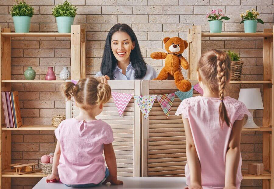 aktiviteter för barn hemma: dockteater