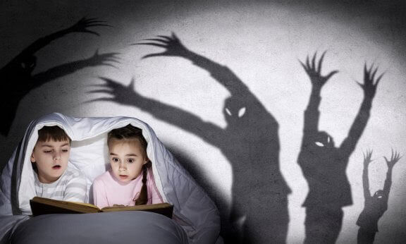 Hur du berättar läskiga spökhistorier för dina barn