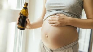 Hur alkohol kan påverka din bebis under graviditeten