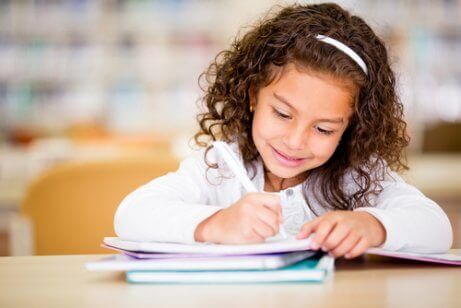 7 sätt att uppmuntra kreativt skrivande hos barn