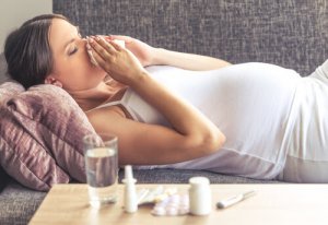 Förkylningar under graviditeten: Symptom, behandling och hur man förebygger dem