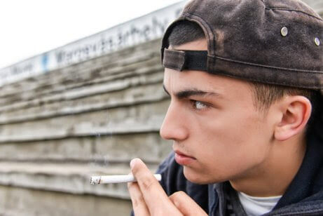 5 sätt att förhindra rökning bland tonåringar