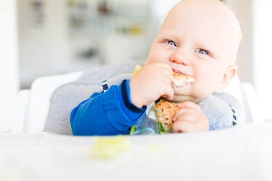 matpreferenser: baby äter