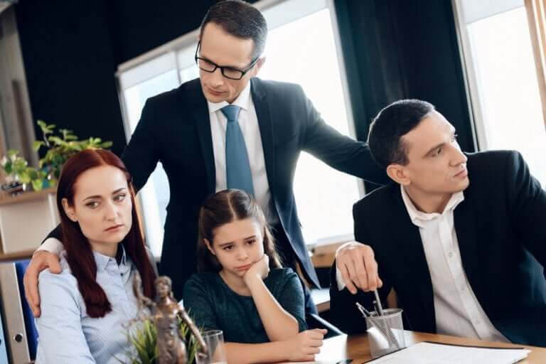 familjerättsadvokat med familj