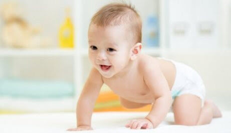 underbara saker om bebisar: baby kryper