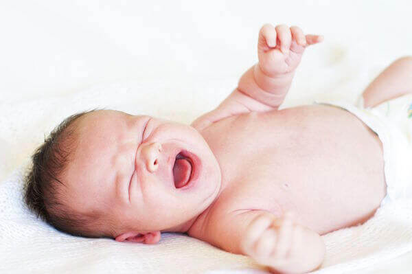 Varför är det fel att låta din bebis gråta hela natten?