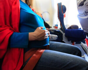 Resa när du är gravid: Är det säkert?